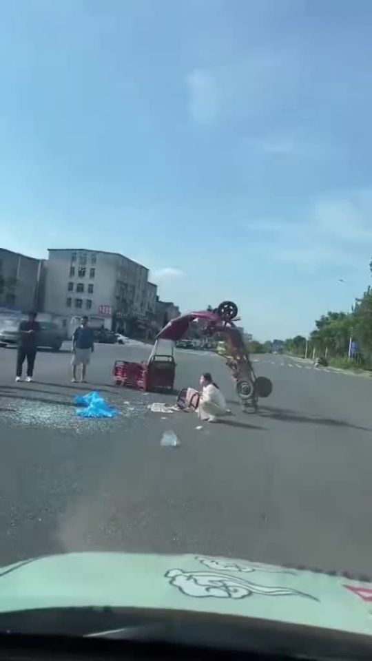 正玩着你怎么运起来球了！你这不胡闹嘛