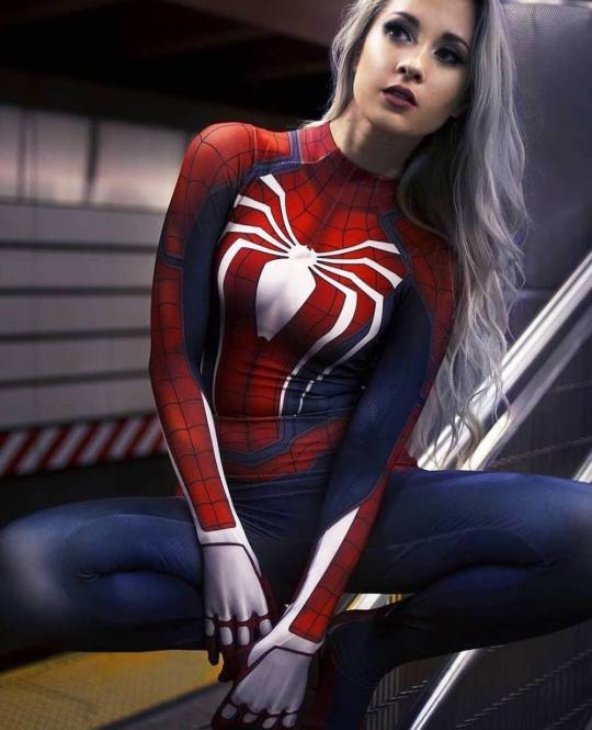 各人觉得这个女蜘蛛侠的cosplay小姐姐特别漂亮很性感没有水印我也不